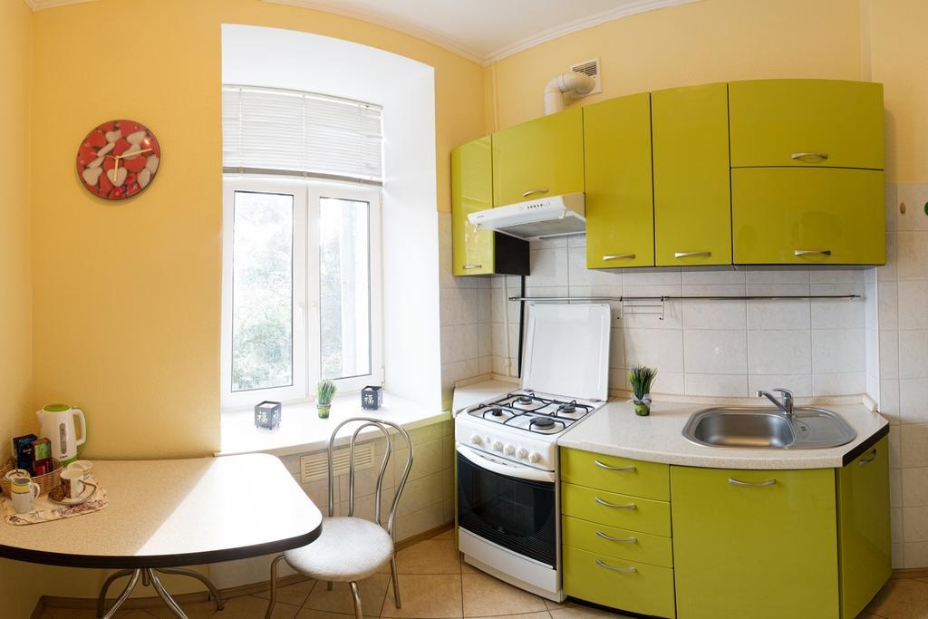 Kyiv Apartment In The City Center On Turgenevskaya Street Exterior photo